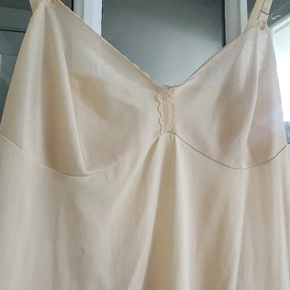 Vintage Vanity Fair Nylon Full Slip - Picture 2 of 7